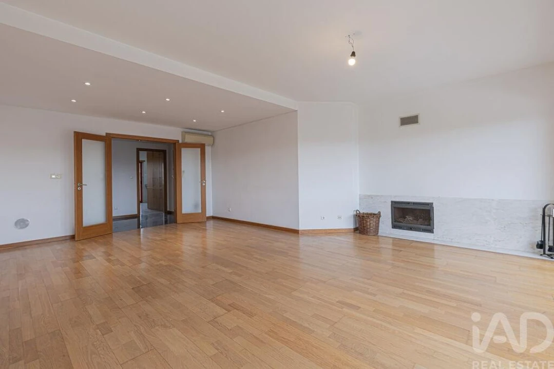 Apartamento T3 para Venda em Seixal, Arrentela e Aldeia de Paio Pires Foto 3