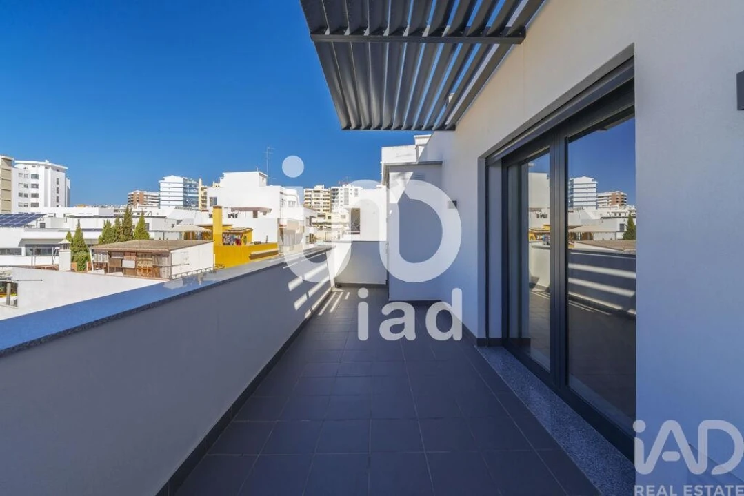 Apartamento T3 para Venda em Faro (Sé e São Pedro) Foto 1
