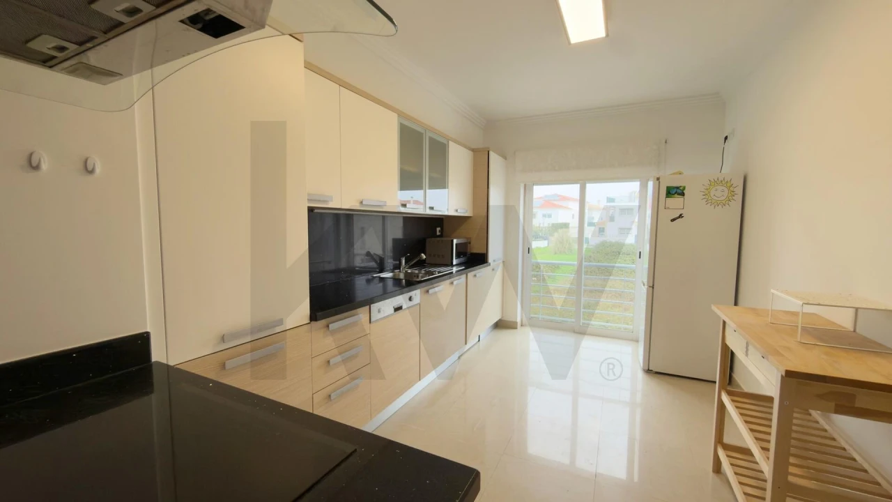Apartamento T3 para Arrendamento em Ericeira Foto 6