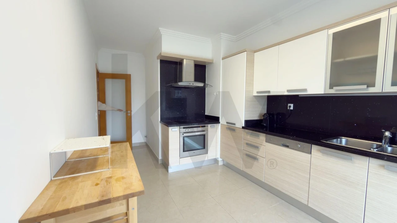 Apartamento T3 para Arrendamento em Ericeira Foto 8