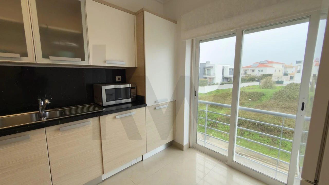 Apartamento T3 para Arrendamento em Ericeira Foto 7