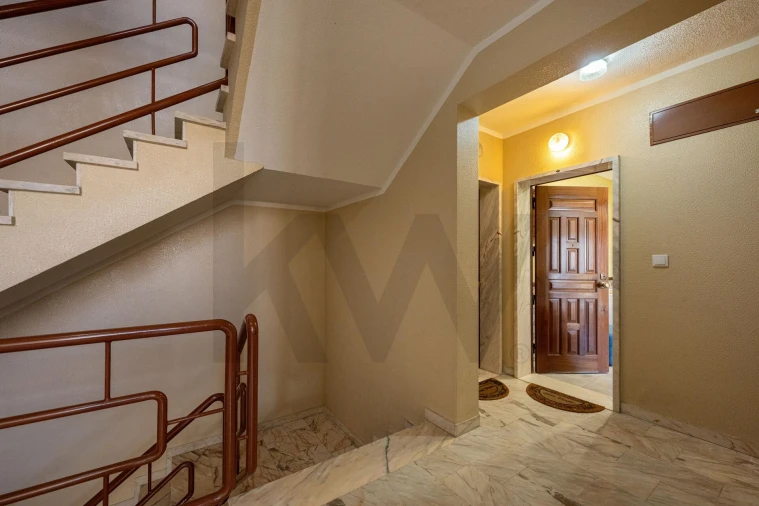 Apartamento T1 para Arrendamento em Alcabideche Foto 17