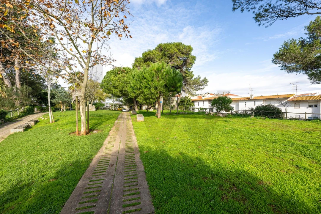 Apartamento T1 para Arrendamento em Alcabideche Foto 23