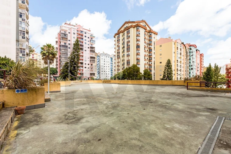 Loja para Venda em Algueirão-Mem Martins Foto 24