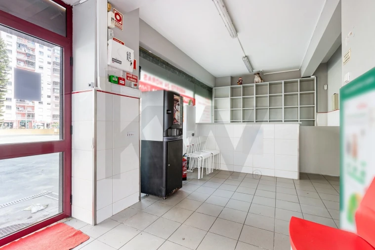 Loja para Venda em Algueirão-Mem Martins Foto 4