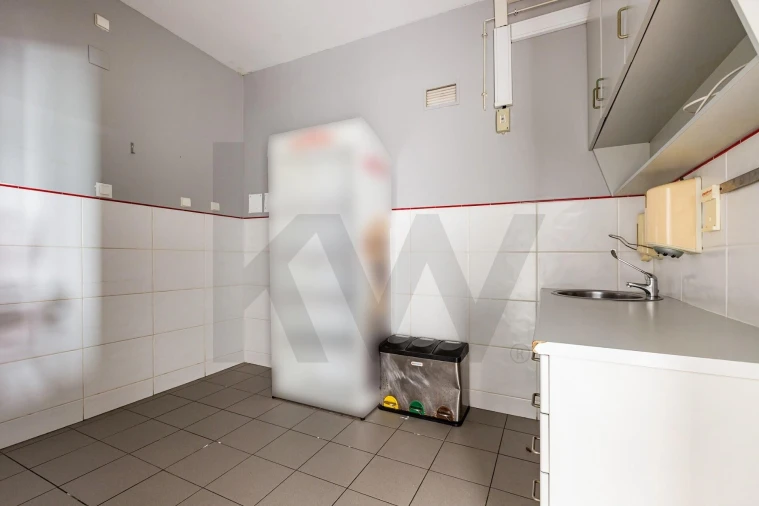 Loja para Venda em Algueirão-Mem Martins Foto 9