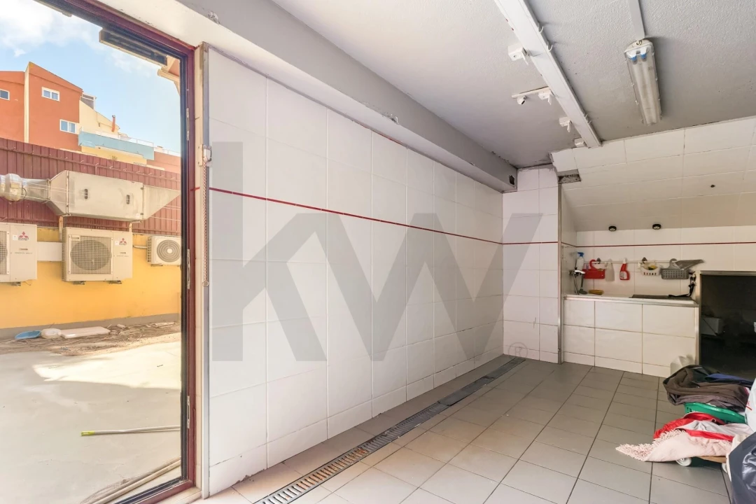 Loja para Venda em Algueirão-Mem Martins Foto 18