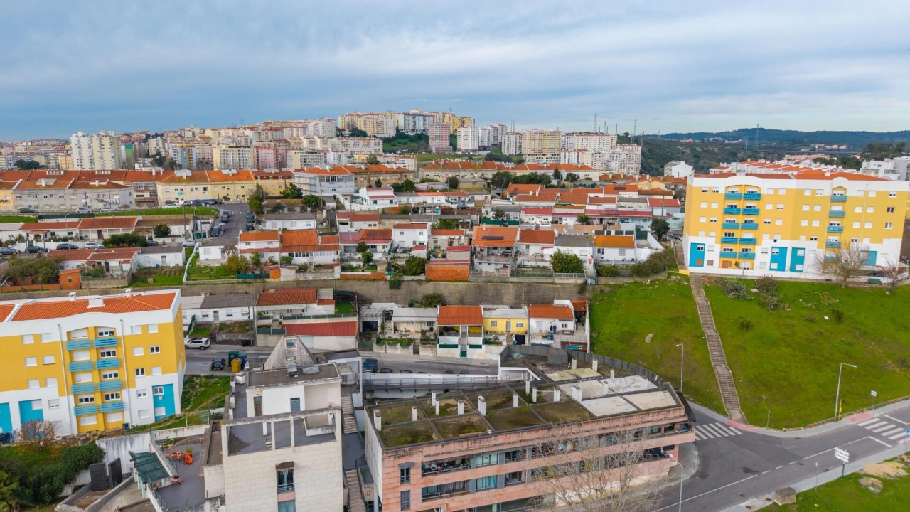 Moradia T2 para Venda em Queluz e Belas Foto 41