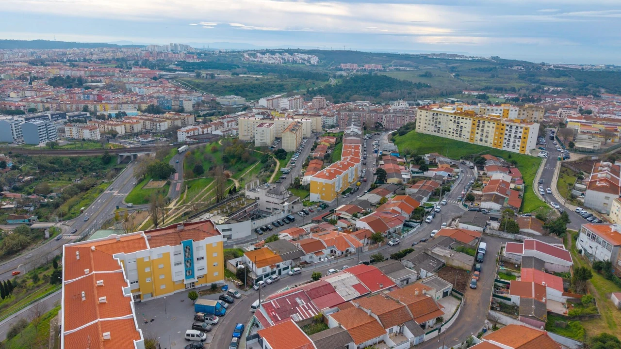Moradia T2 para Venda em Queluz e Belas Foto 37