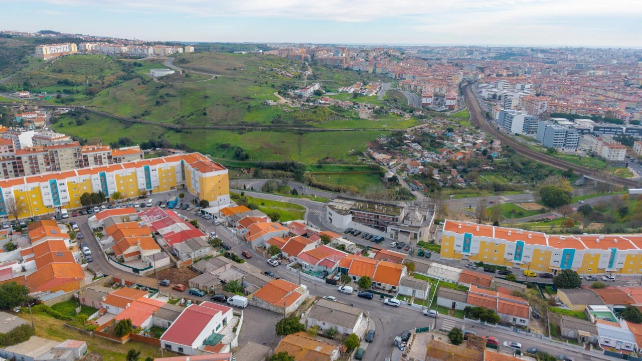 Moradia T2 para Venda em Queluz e Belas Foto 33