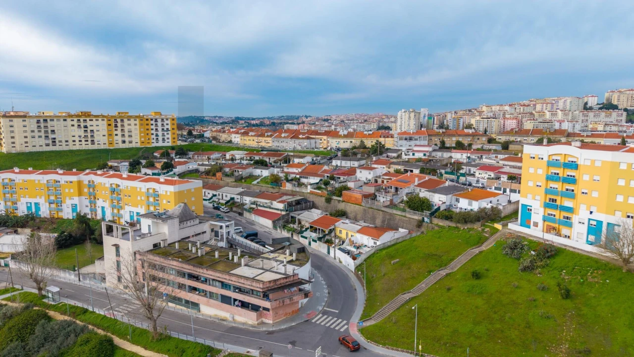 Moradia T2 para Venda em Queluz e Belas Foto 36