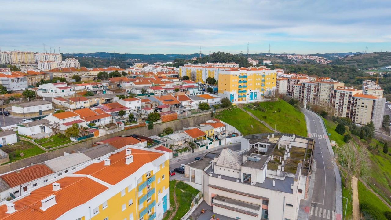 Moradia T2 para Venda em Queluz e Belas Foto 39