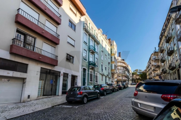 Apartamento T2 para Venda em Arroios Foto 37