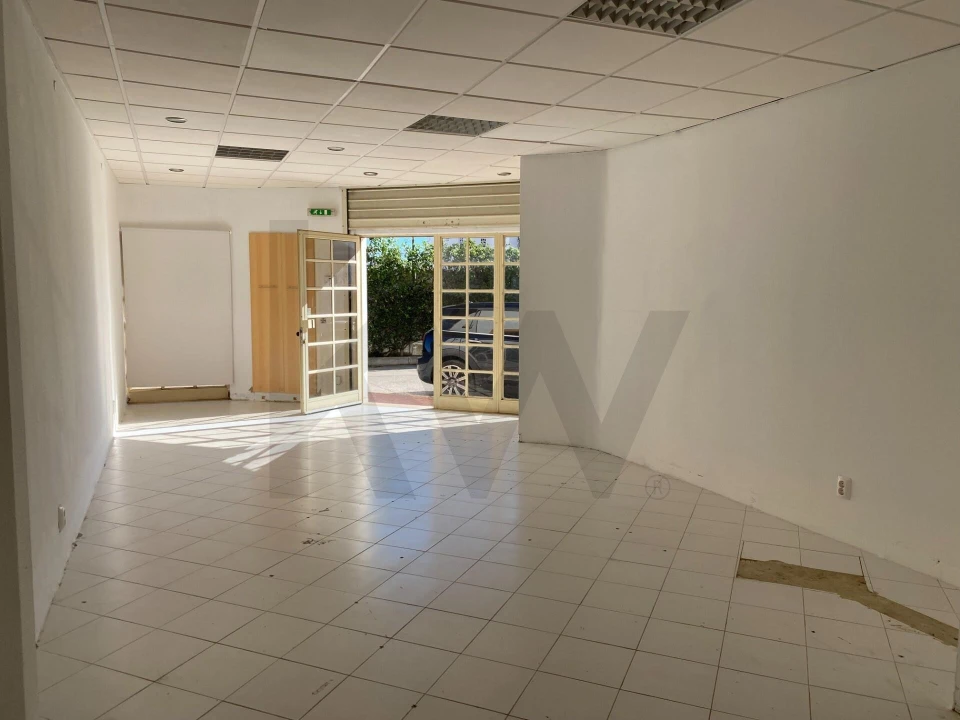 Loja para Arrendamento em Albufeira e Olhos de Água Foto 8