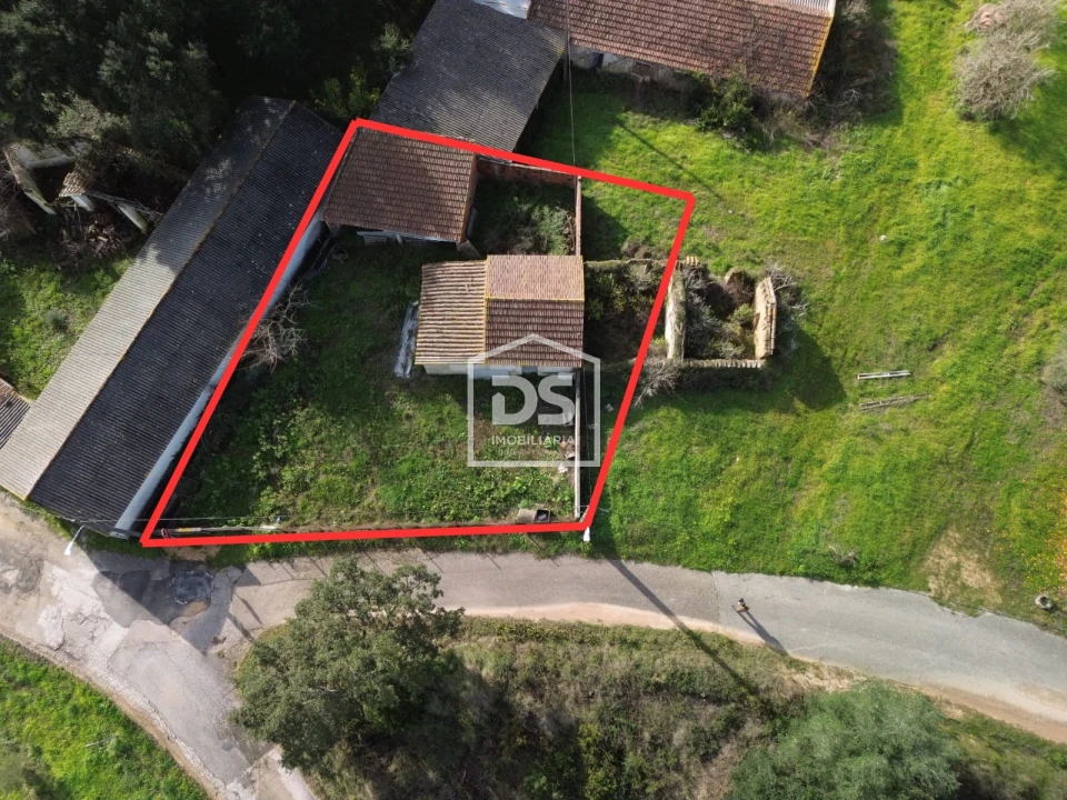 Moradia T4 para Venda em Asseiceira Foto 1