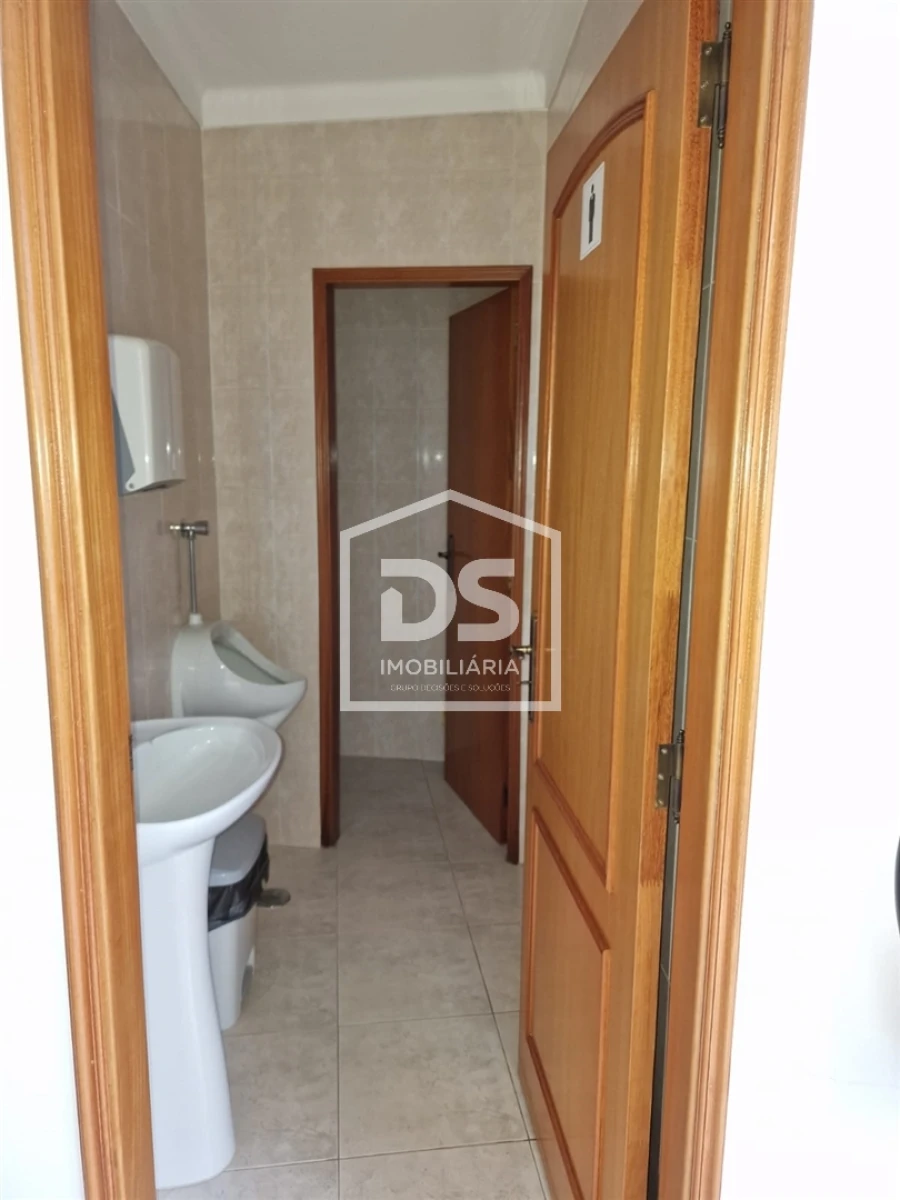 Loja para Venda em Marrazes e Barosa Foto 12