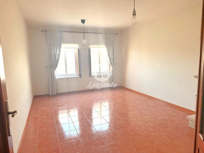 Apartamento T3 para Venda em Forjães Foto 4