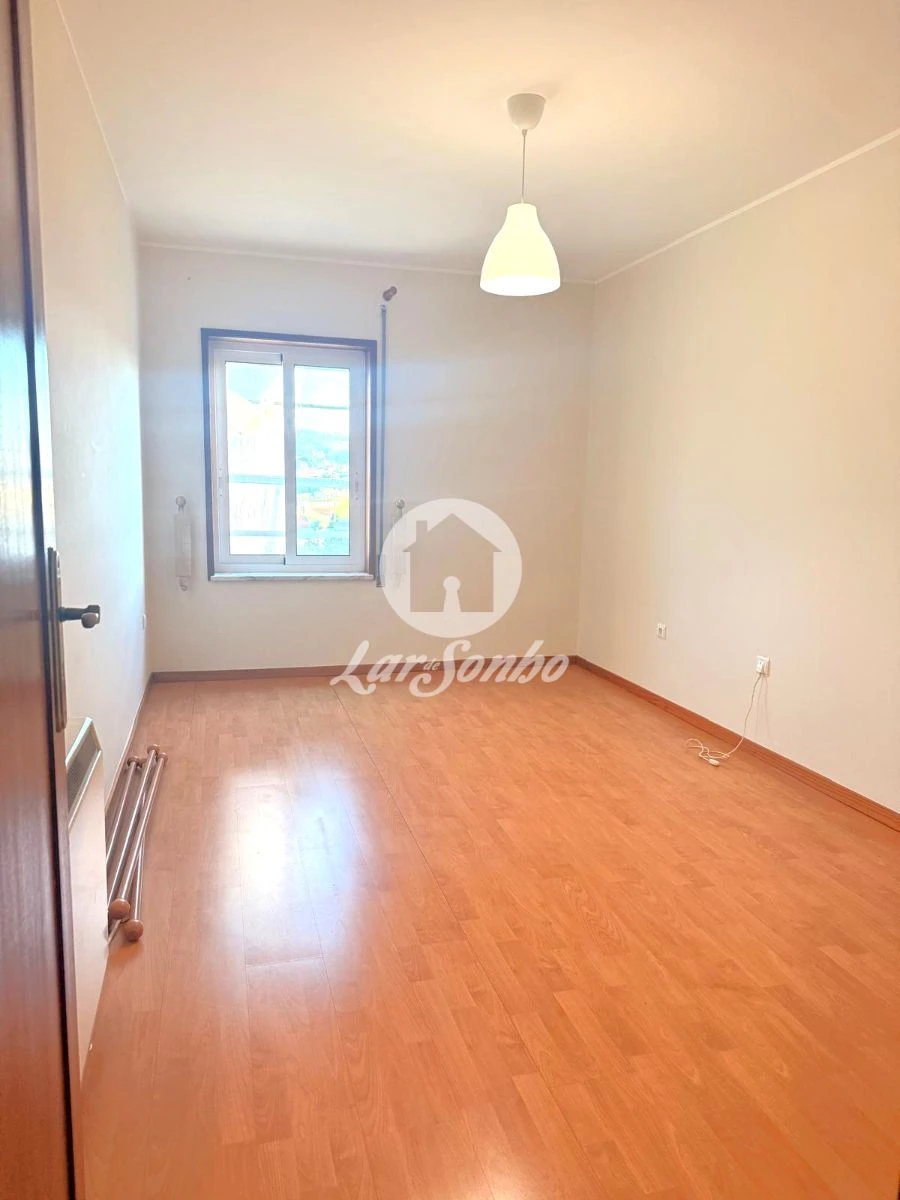 Apartamento T3 para Venda em Forjães Foto 9