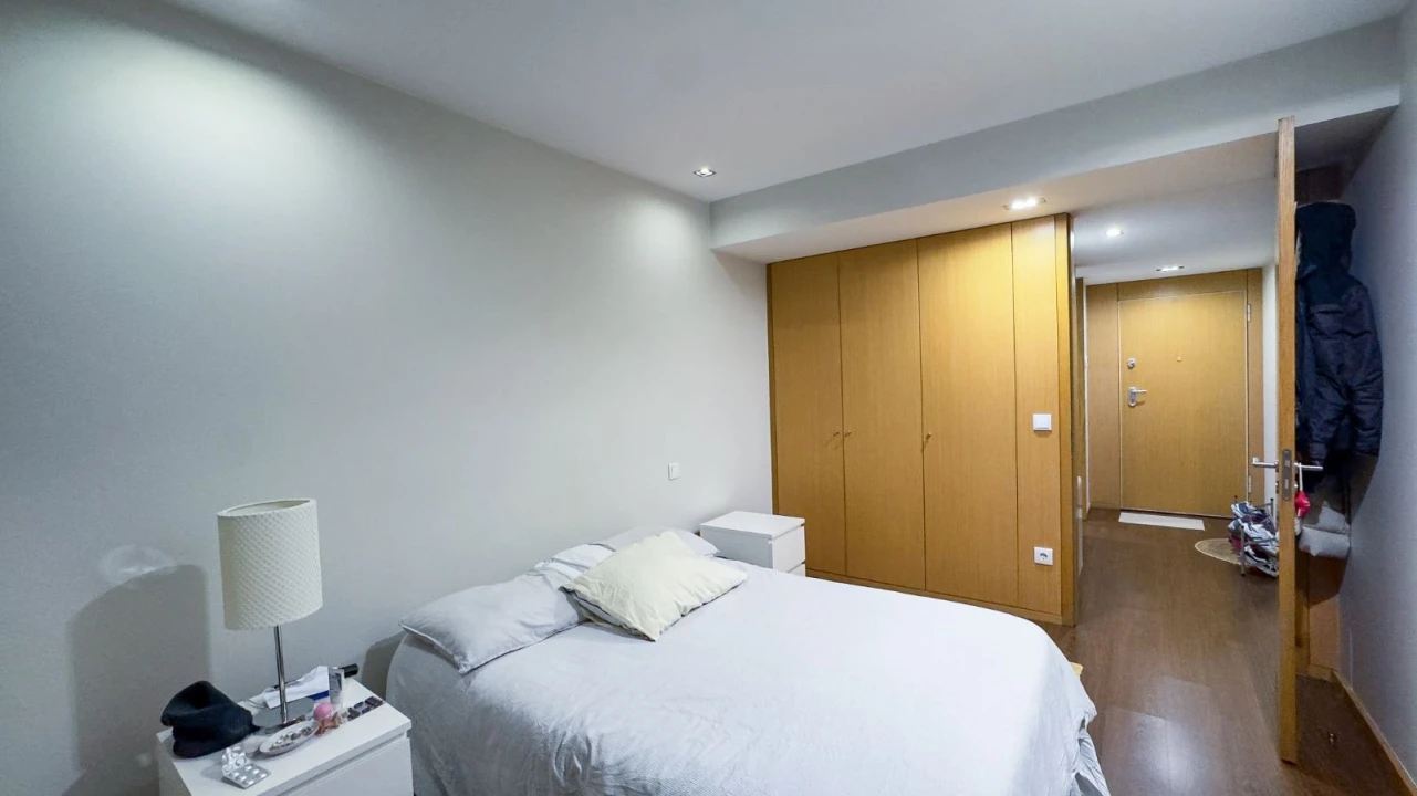 Apartamento T1 para Arrendamento em Arcozelo Foto 6