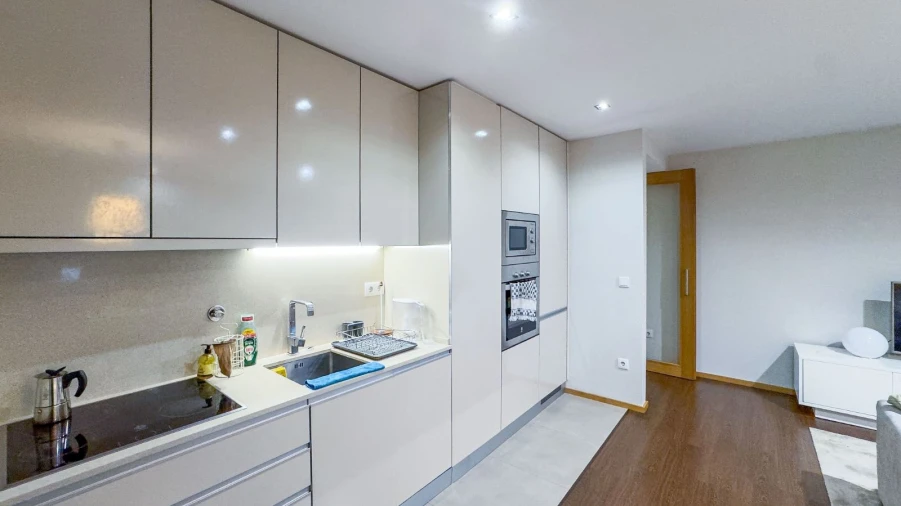 Apartamento T1 para Arrendamento em Arcozelo Foto 2