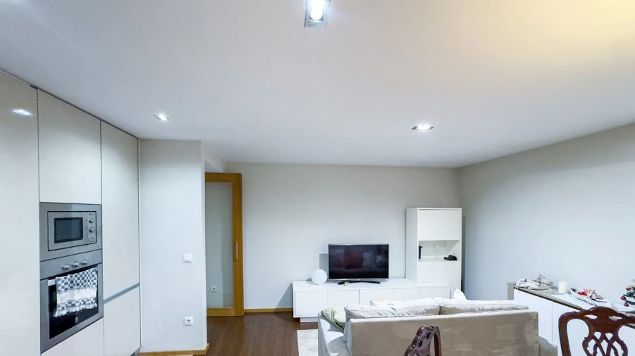 Apartamento T1 para Arrendamento em Arcozelo Foto 3