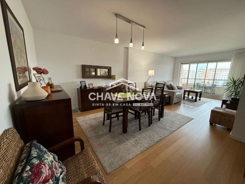 Apartamento T4 para Venda em Lumiar Foto 3