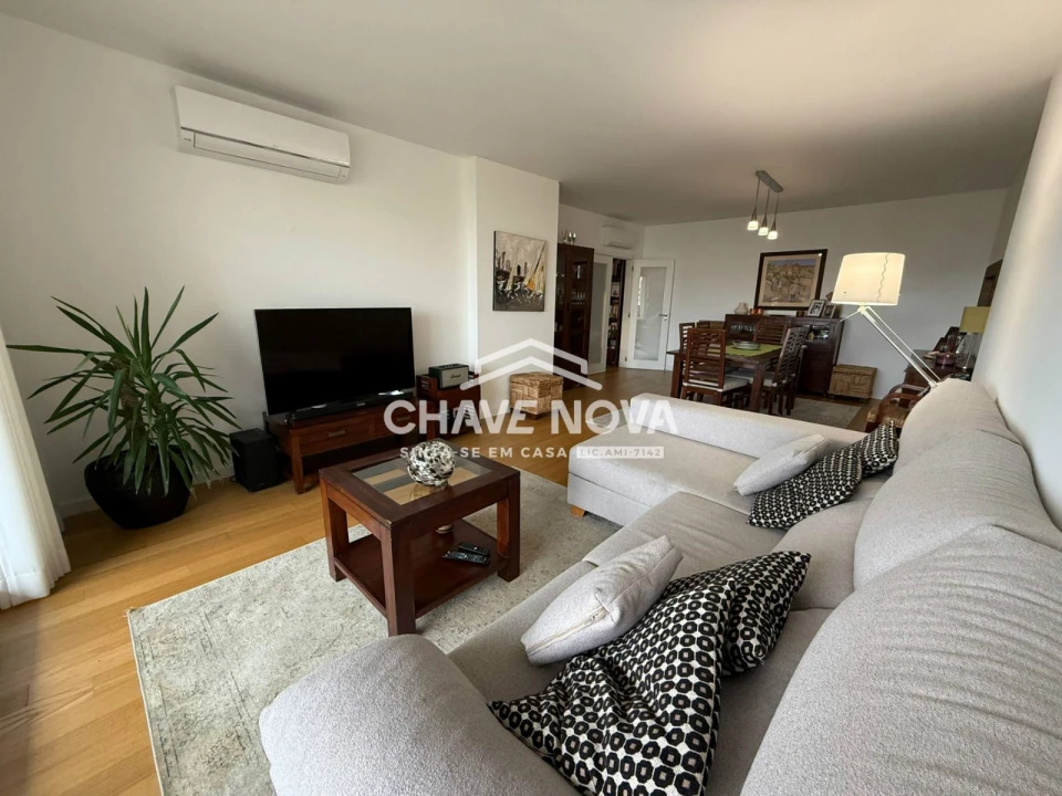 Apartamento T4 para Venda em Lumiar Foto 5