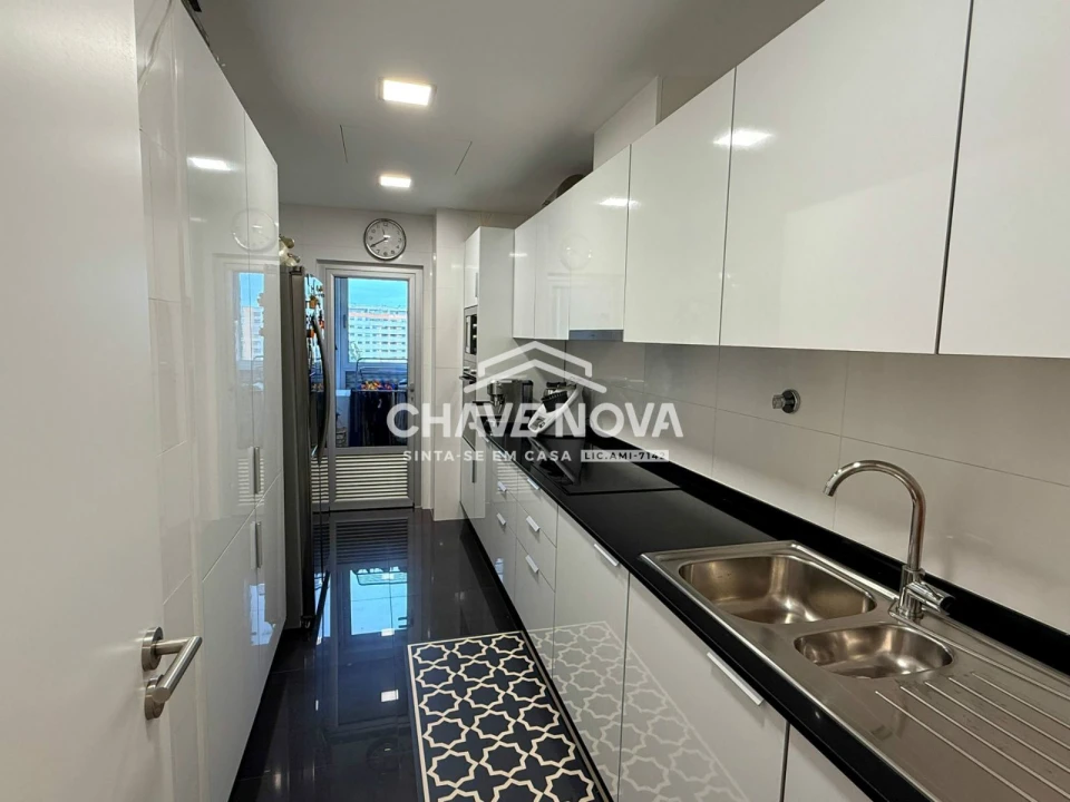 Apartamento T4 para Venda em Lumiar Foto 8