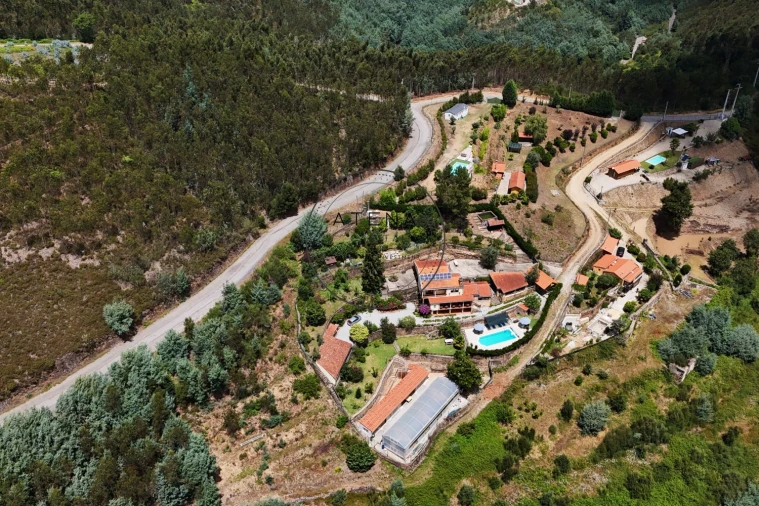 Quinta T4 para Venda em Fermedo Foto 39