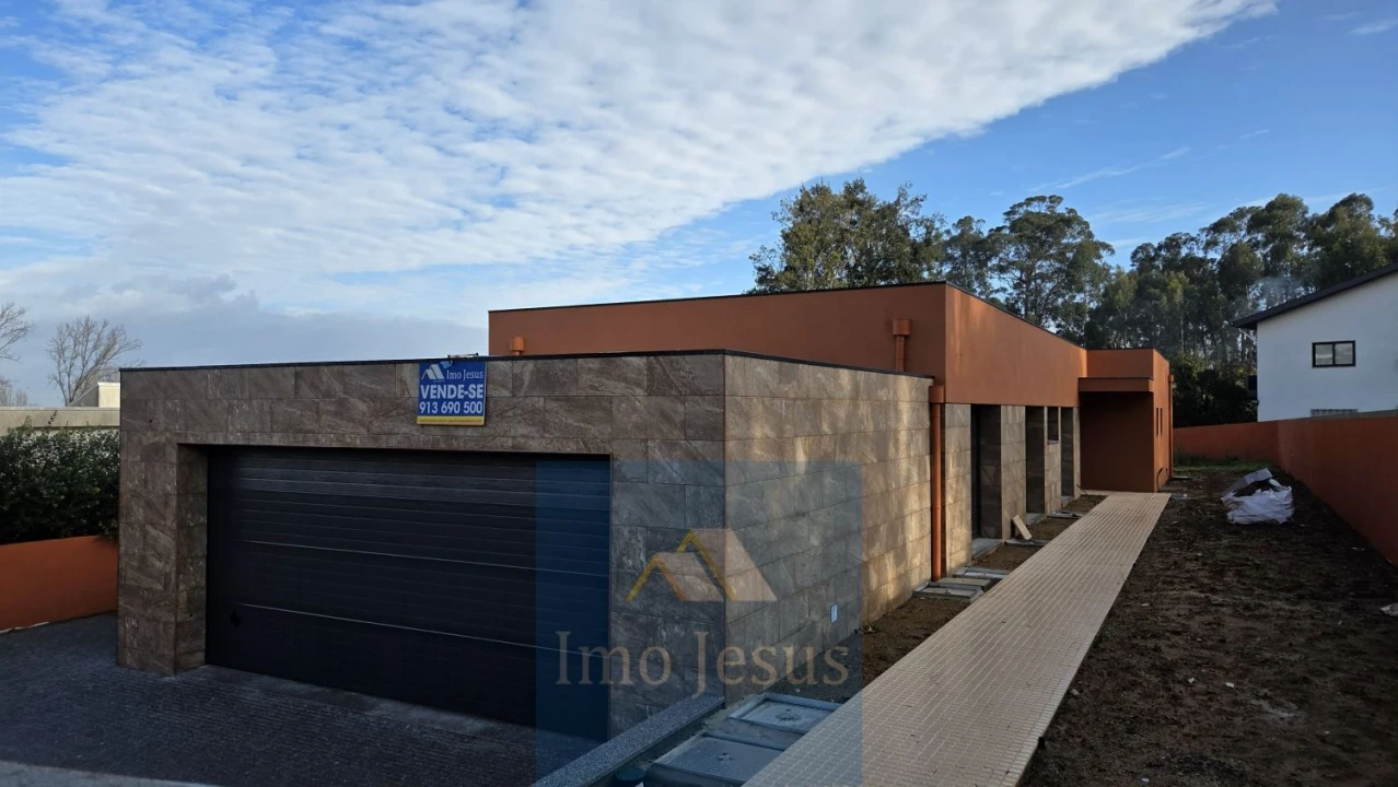 Moradia T3 para Venda em Pedroso e Seixezelo Foto 1