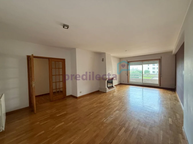 Apartamento T2 para Arrendamento em Paranhos Foto 13