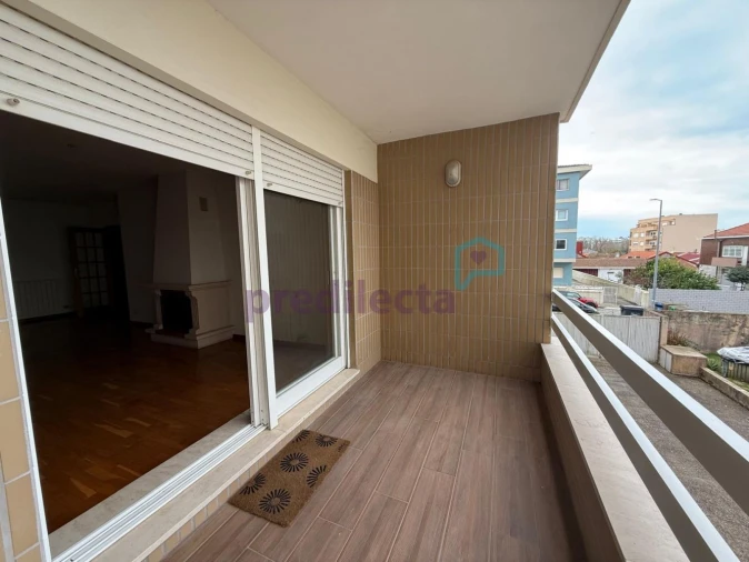 Apartamento T2 para Arrendamento em Paranhos Foto 16