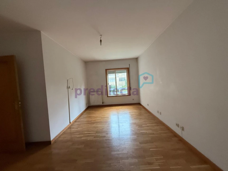 Apartamento T2 para Arrendamento em Paranhos Foto 22