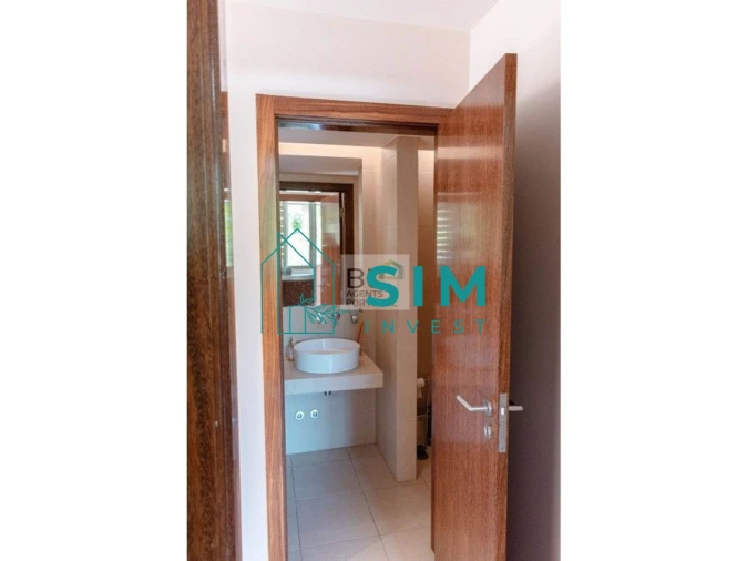 Moradia T3 para Venda em Guia Foto 17