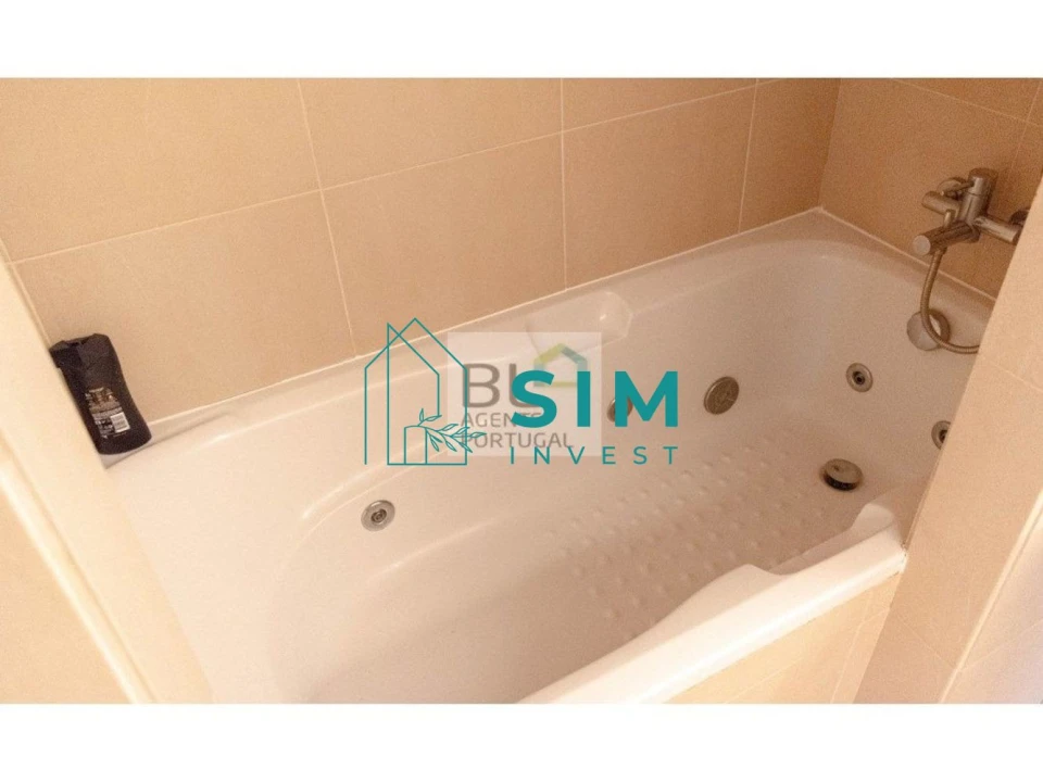 Moradia T3 para Venda em Guia Foto 23