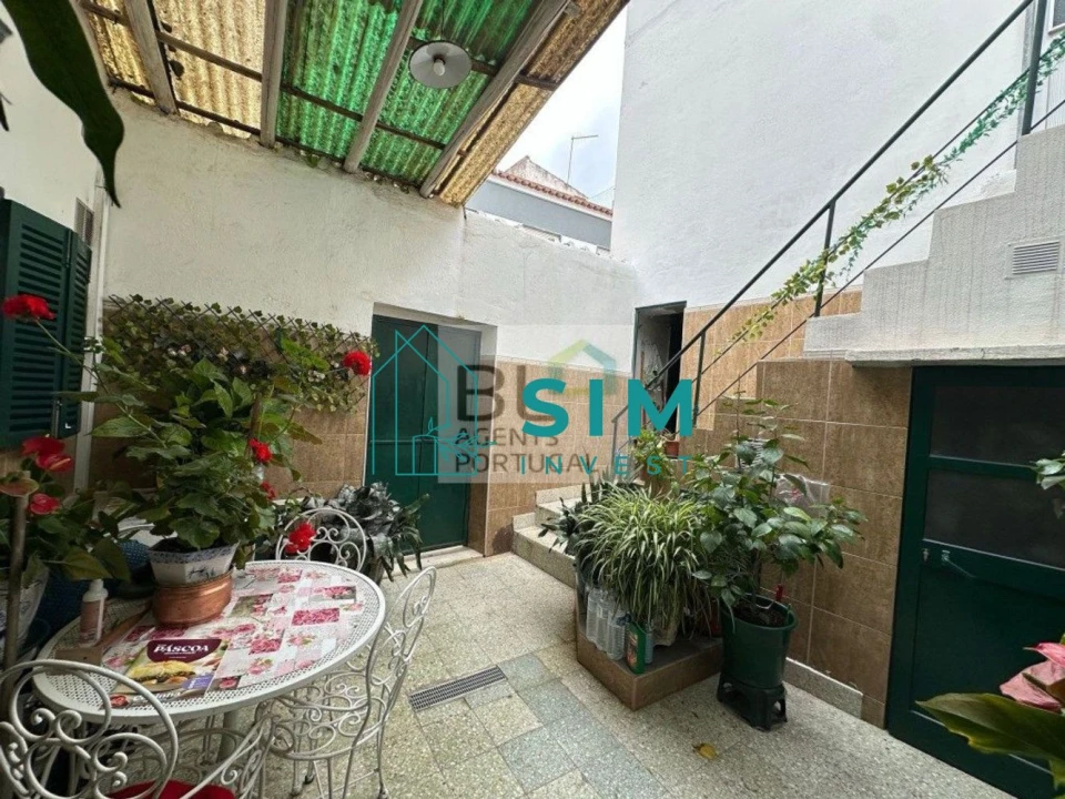 Moradia T4 para Venda em Loule (São Sebastião) Foto 1
