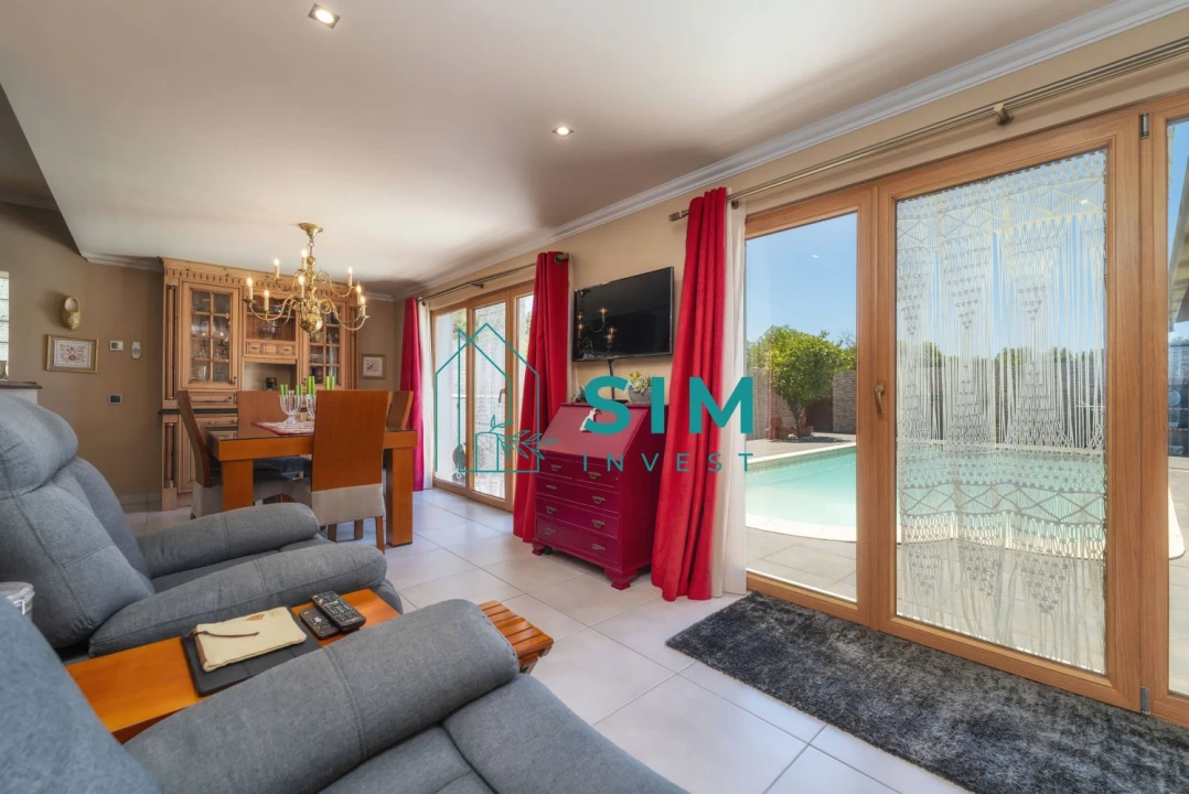 Moradia T6 para Venda em Almancil Foto 8