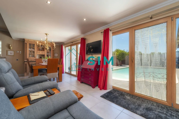 Moradia T6 para Venda em Almancil Foto 8