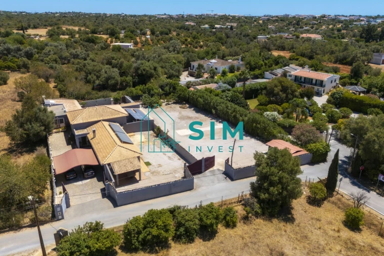 Moradia T6 para Venda em Almancil Foto 64