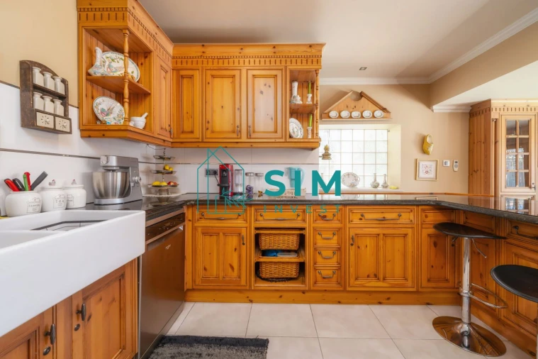 Moradia T6 para Venda em Almancil Foto 17