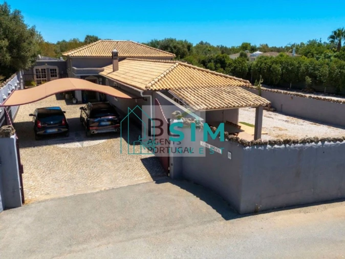 Moradia T6 para Venda em Almancil Foto 8