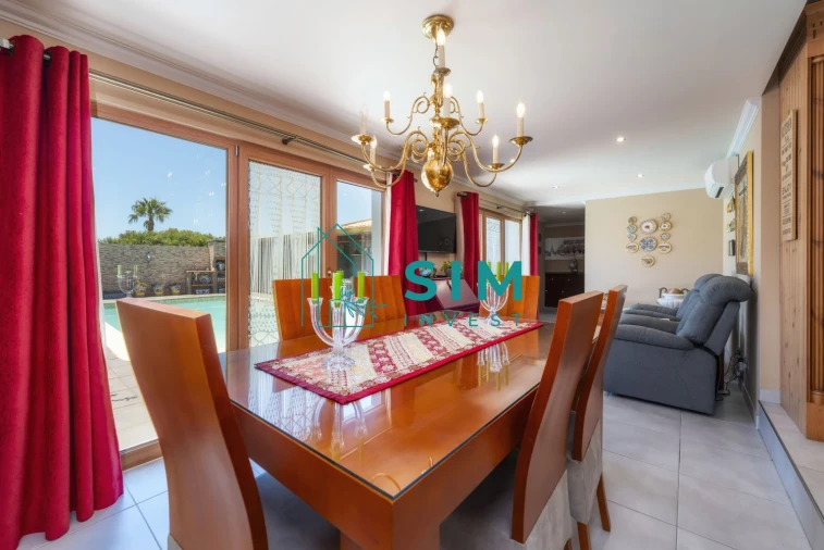 Moradia T6 para Venda em Almancil Foto 12