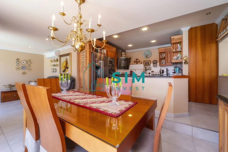 Moradia T6 para Venda em Almancil Foto 13