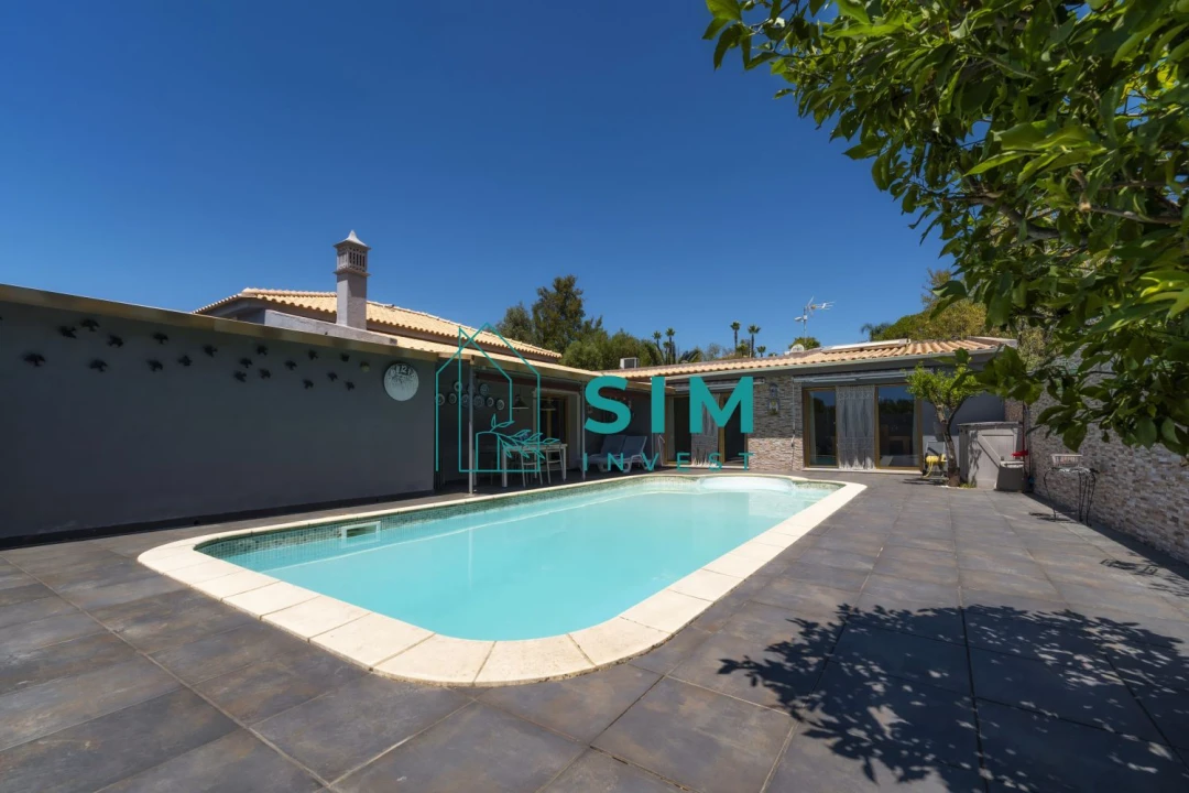 Moradia T6 para Venda em Almancil Foto 3