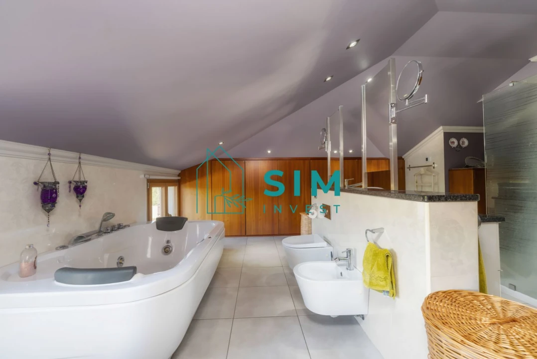 Moradia T6 para Venda em Almancil Foto 37