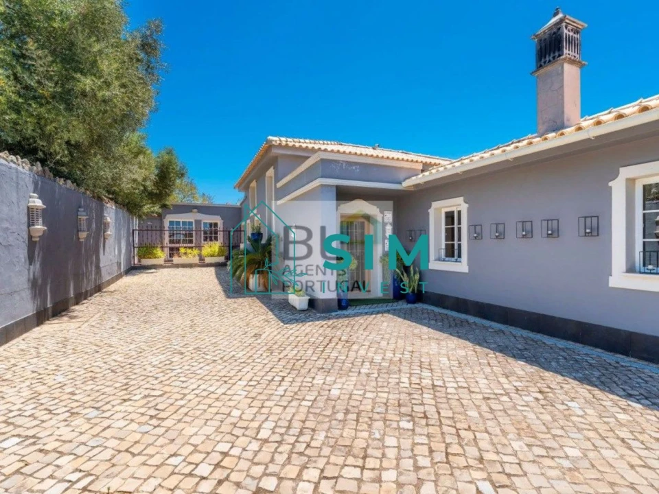 Moradia T6 para Venda em Almancil Foto 11