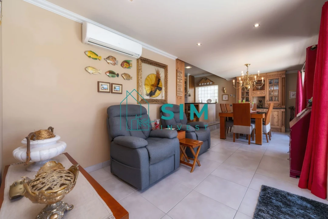 Moradia T6 para Venda em Almancil Foto 9