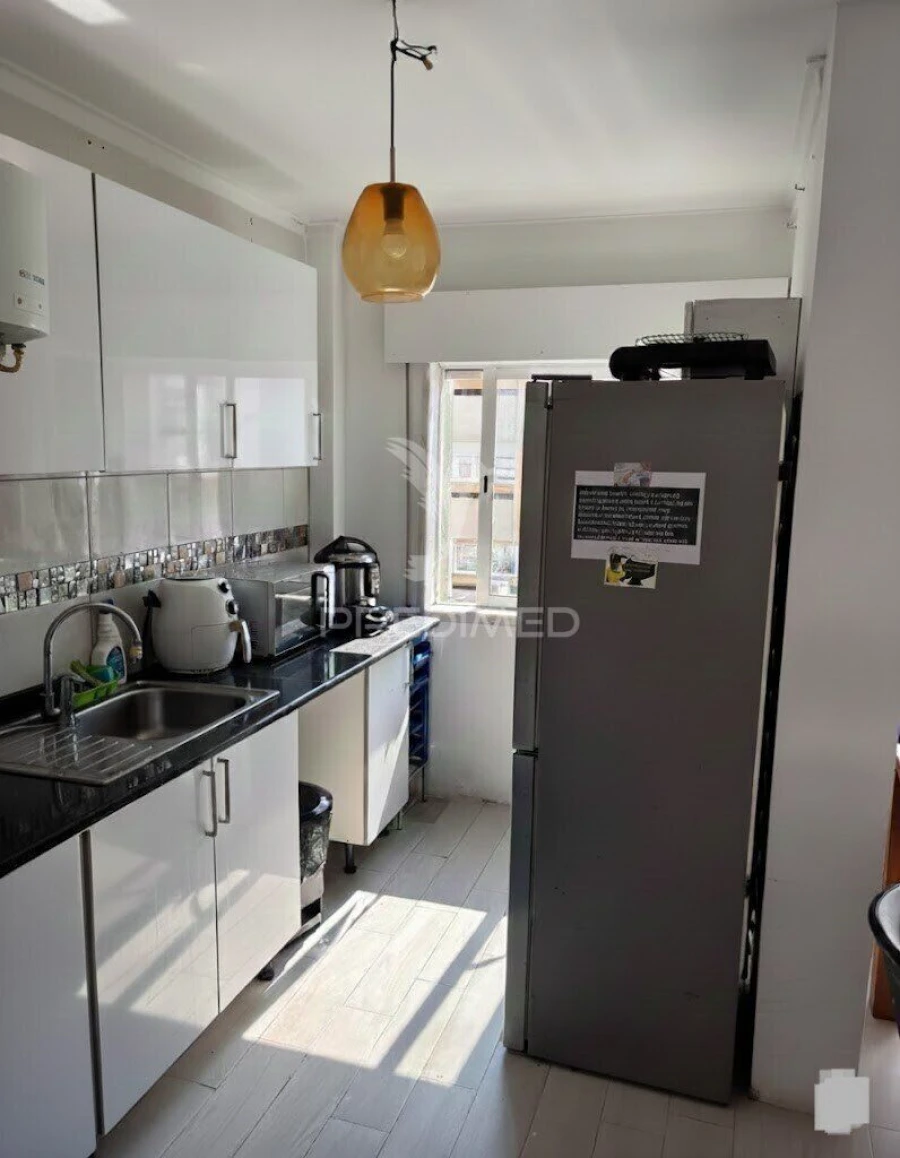 Apartamento T3 para Venda em Algés, Linda-A-Velha e Cruz Quebrada-Dafundo Foto 2