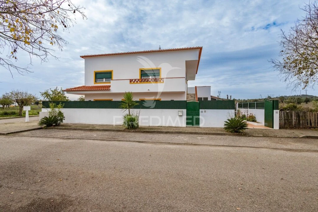 Moradia T5 para Venda em Alvito Foto 1