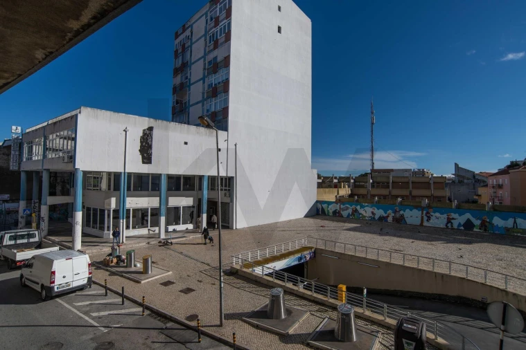 Apartamento T3 para Venda em Almada, Cova da Piedade, Pragal e Cacilhas Foto 26